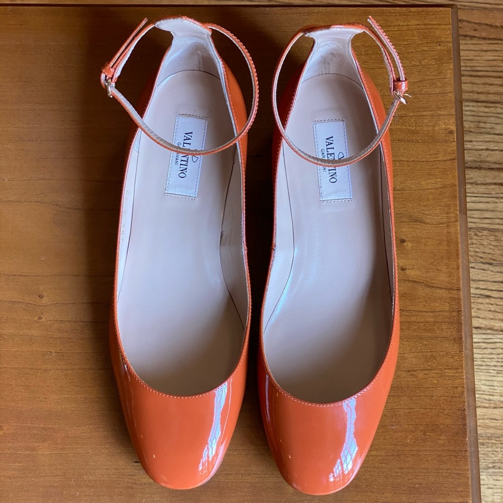Valentino Flats